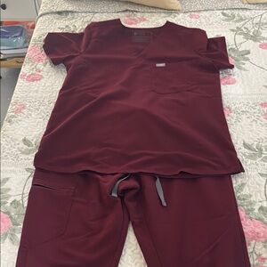 Figs Women's Scrub Set in Burgundy
